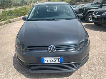 Volkswagen Polo 1.0 MPI 5P Trendline - 2014
