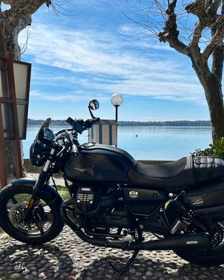 Moto Guzzi V7 Stone 850