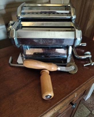 macchina per pasta a mano