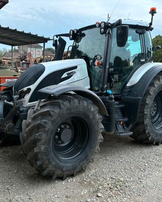 Valtra N175