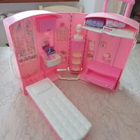 Casa di Barbie + Barbie a scelta con accessori