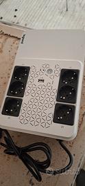 ups con 6 prese sciuko e 1 presa usb