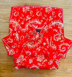 Abito rosso e oro stile giapponese taglia S