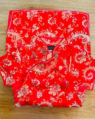 Abito rosso e oro stile giapponese taglia S