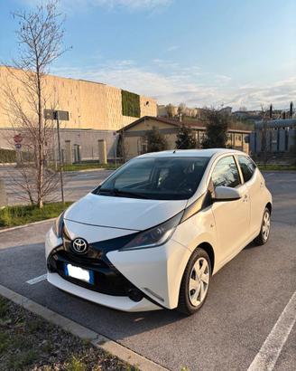 Toyota Aygo 1.0 VVT-i 69 cv SP x-play (51kw)