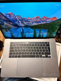 Macbook i9 16”