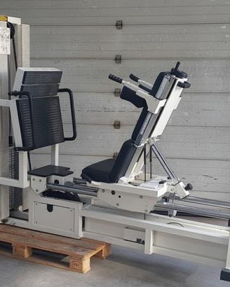 LEG PRESS MOTORIZZATA TECNOGYM