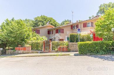 2 LOCALI A MONTE PORZIO CATONE