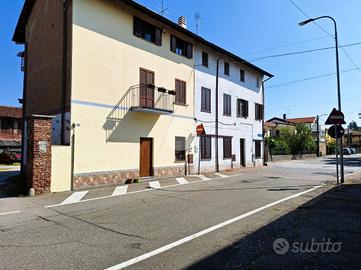 CASA DI CORTE A BERNATE TICINO