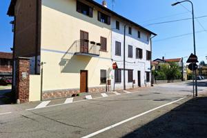 CASA DI CORTE A BERNATE TICINO