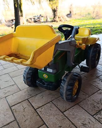 Trattorino giocattolo per bambini a pedali