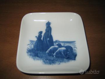 Royal copenhagen plaquette piattino porcellana
