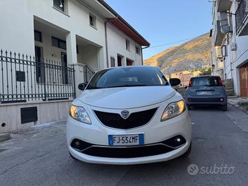 Lancia Ypsilon 1.2 69 CV 5 porte GPL Ecochic Gold