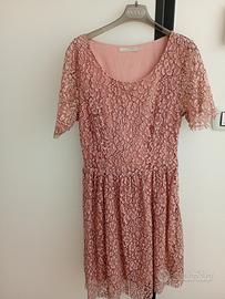 elegante abito in pizzo rosa 