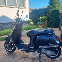 Piaggio Vespa 300 GTS