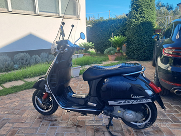 Piaggio Vespa 300 GTS