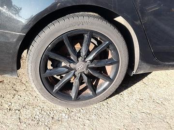 FUSELLO RUOTA POST. DX. AUDI A6 «4F5» AVANT (2005)