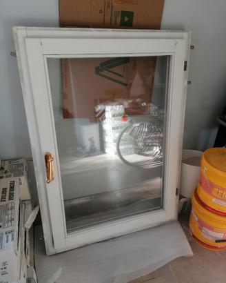 Porta finestra in legno con vetrocamera