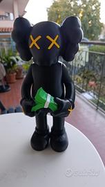 Statuetta Kaws