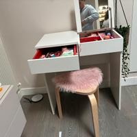 Toeletta trucco bianca con specchio e cassetti