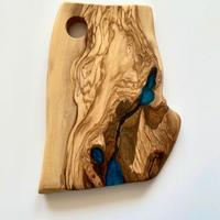 tagliere in legno d'ulivo e resina 