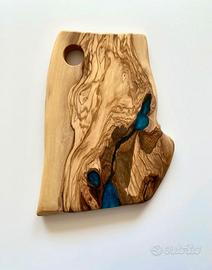 tagliere in legno d'ulivo e resina 