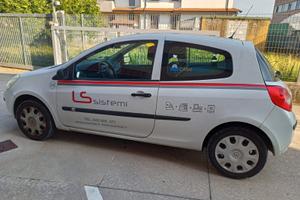 RENAULT Clio 3ª serie - 2009