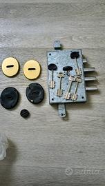 serratura a tripla chiusura con scrollo x portoni 