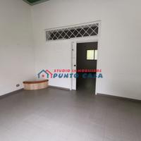 Via Firenze, locale comm.le di mq 45 ca, 2 vani