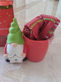 Porta oggetti con strofinacci 