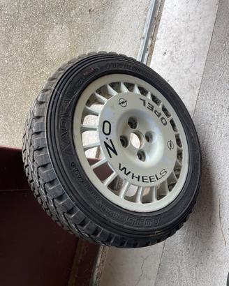 4 gomme Yokohama 185/60 R15