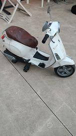 mini vespa elettrica bambino