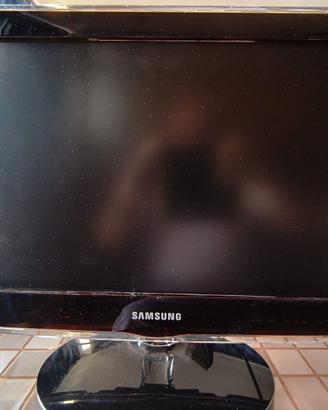 Samsung 22" HD TV LCD a schermo piatto