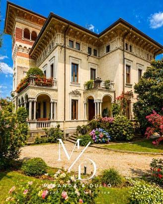 Villa di 650 m² con più di 5 locali e box auto dop