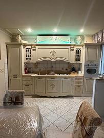 Cucina completa di elettrodomestici