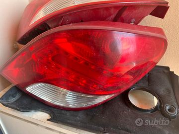 Fari posteriori Peugeot 207cc mod.2011