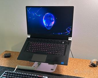 Dell Alienware X17 R1 schermo 4K laptop gaming