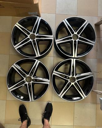 Cerchi mercedes classe A B CLA RAGGIO 18 amg