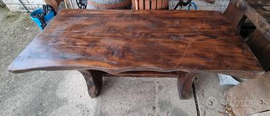 Tavolo in legno massello