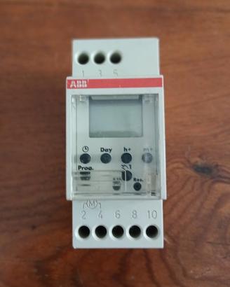 Timer digitale per quadro elettrico.