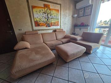 Divano in alcantara Marca Natuzzi 