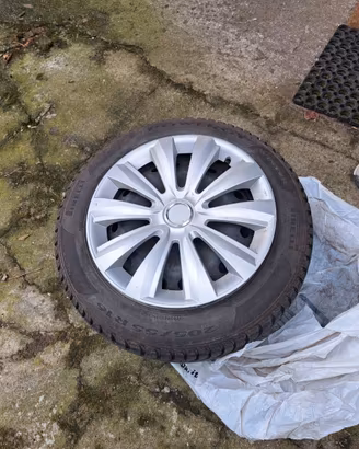 4x Pneumatici Pirelli Powergy Winter 205/55 R16