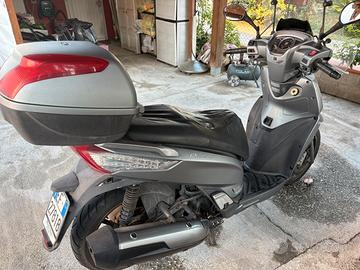Kymco People 300 GT