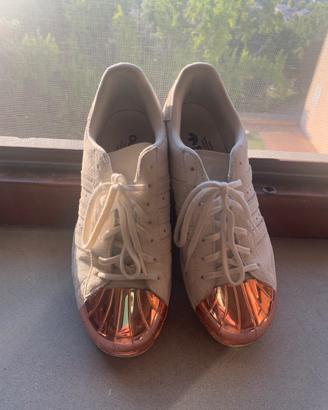Adidas Superstar metal toe 39 1/3