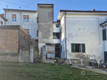 CASA SEMINDIPENDENTE A MONTÙ BECCARIA