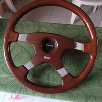 volante Momo in legno