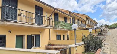 VILLA A SCHIERA A MONREALE