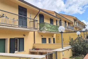 VILLA A SCHIERA A MONREALE