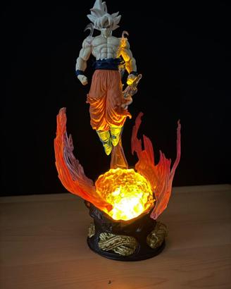 Lampada Goku Ultra Istinto - Action Figure 23cm