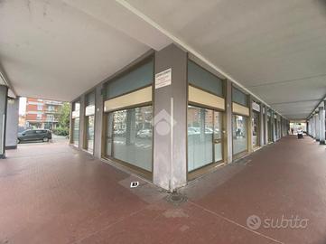 NEGOZIO A BORGARO TORINESE